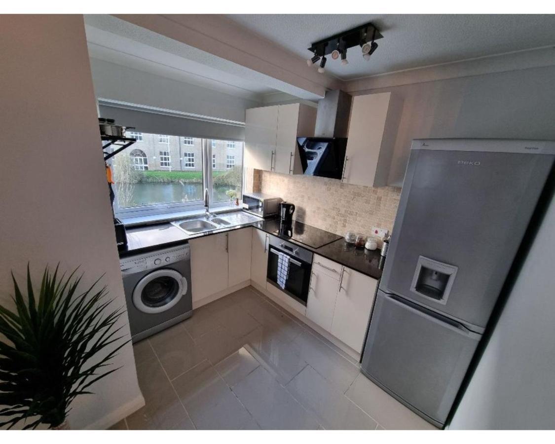 Canal Side Retreat - 2 Bedroom Apartment Heybridge  Экстерьер фото