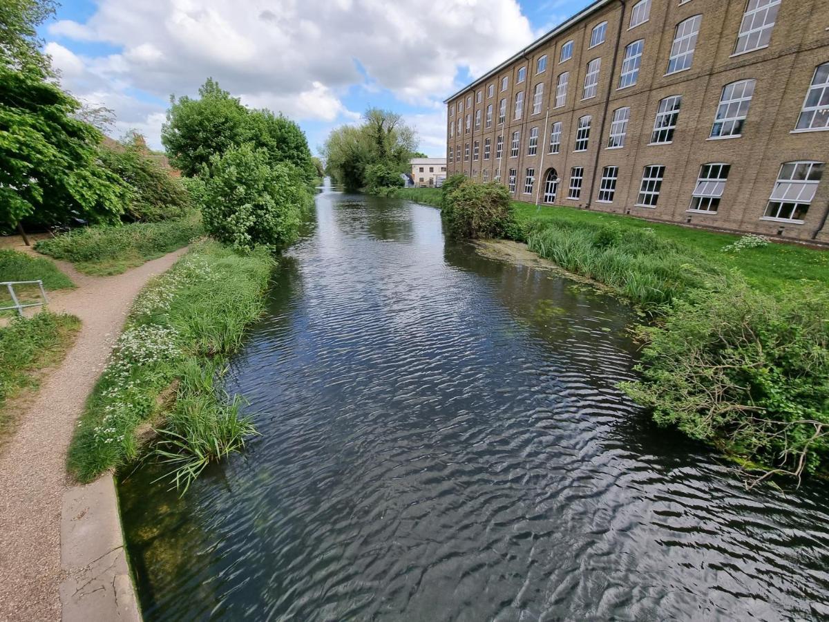 Canal Side Retreat - 2 Bedroom Apartment Heybridge  Экстерьер фото